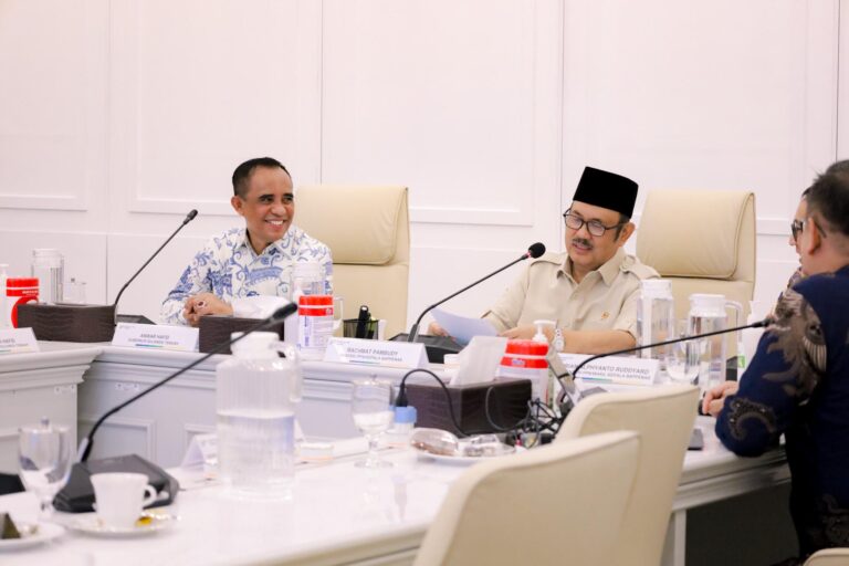 Foto Gubernur Anwar Hafid rapat bersama Kepala Bappenas Rachmat Pambudy. Foto tim media patner gubernur Sulteng Berani/ikrapost.com